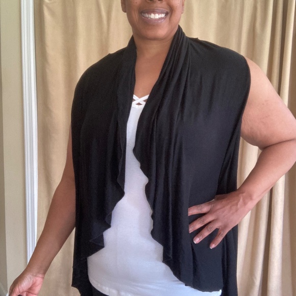 Pyramid Collection, Black Vest/Pancho with slash detail, One size - Picture 11 of 14